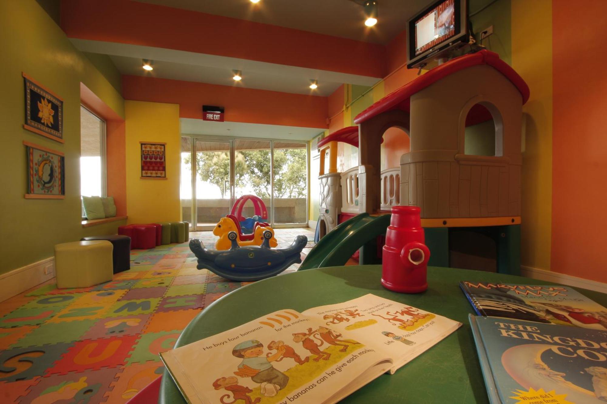 Taal Vista Hotel Tagaytay City Екстериор снимка A children's area at a hotel