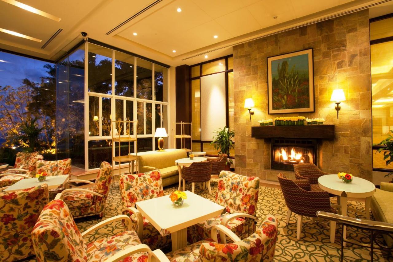 Taal Vista Hotel Tagaytay City Екстериор снимка The lobby